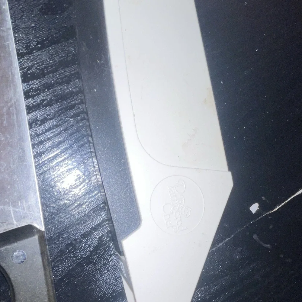 Pampered Chef 8 in Chef's Knife Stainless Steel Straight Edge w/ Blade Cover
